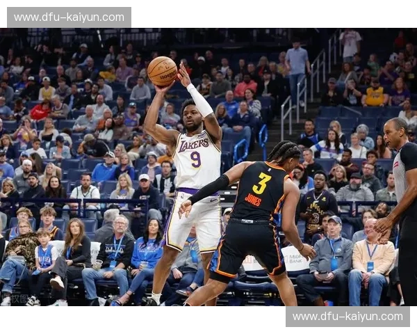 紫金王朝的惊涛骇浪：2010季后赛湖人与雷霆的史诗对决